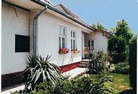 Villa's Eva